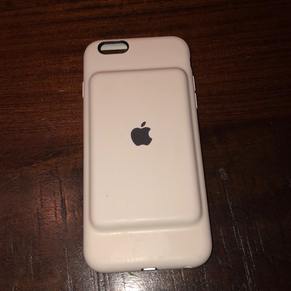 WHITE IPHONE6 CHARGING CASE in very good condition